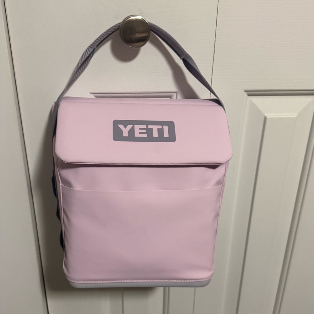 Yeti Daytrip 6L Lunch Bag Cherry Blossom